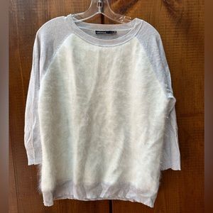Women long sleeve sweater size 4.